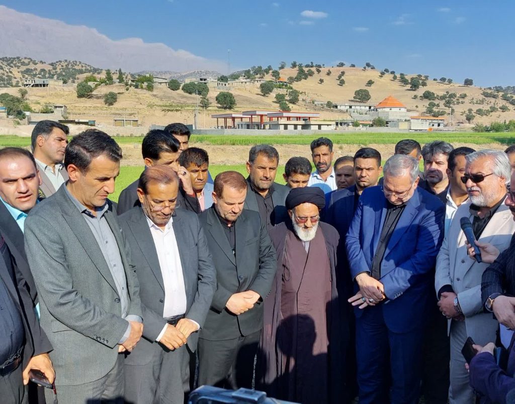 کلنگ بیمارستان ۳۲ تختخوابی پاتاوه و پل شهید نجفی سی‌سخت به زمین زده شد