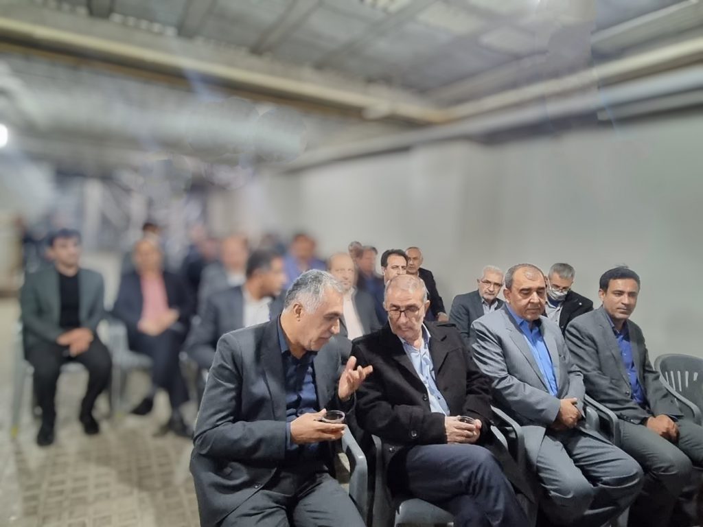 حضور استاندار در منزل جاودانه یاد” فریدون داوری” شاعر بلندآوازه استان