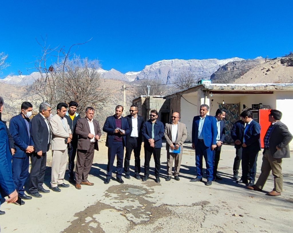 بازدید فرماندار دنا از روستای کره و خمینی آباد