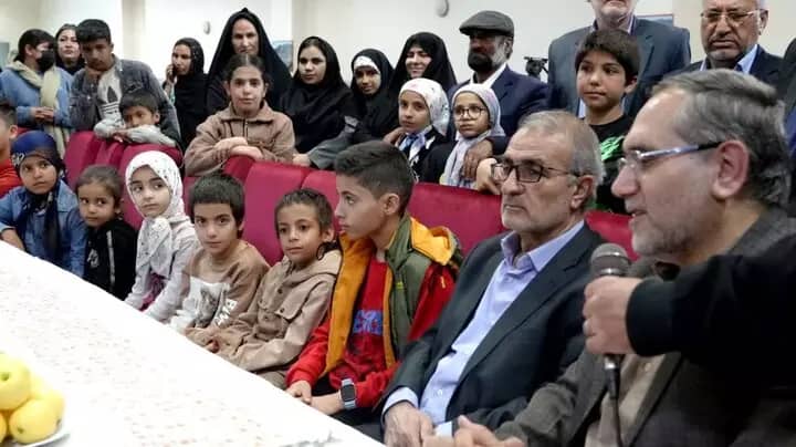 ضیافت افطاری با ایتام با حضور استاندار برگزار شداستاندار کهگیلویه و بویراحمد در مهمانی افطاری ایتام کمیته امداد امام خمینی (ره) شرکت کرد.
