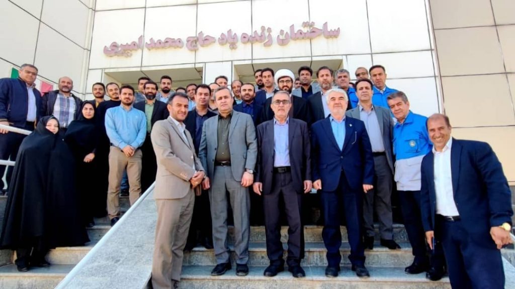 استاندار از زحمات یکساله کارکنان استانداری تقدیر کرد.